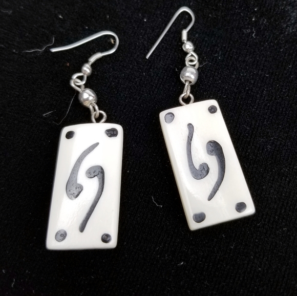 Handpainted Yin & Yang Dangle Earrings EUC - Picture 7 of 8